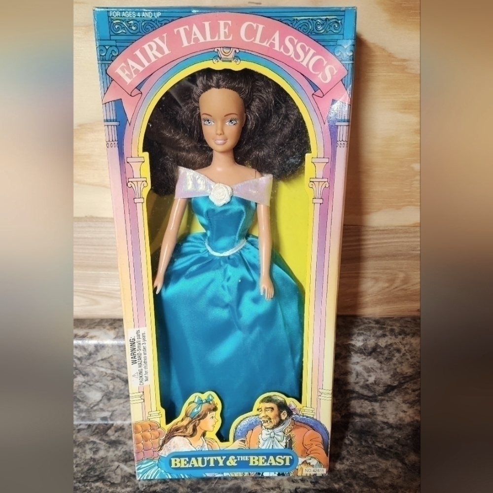 Fairy Tale Classics  Collectible Fairy Tale Princess Beaty & the Beast Doll-New